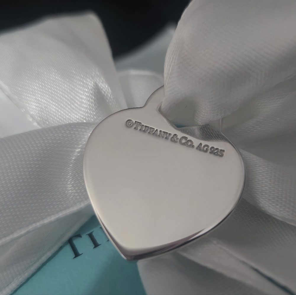 TIFFANY & CO Sterling Silver Heart Charm